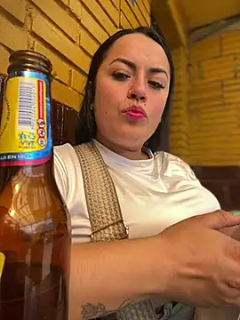 Snapshot of Lesly_10- chatting on 03/21/26, 08:12 Lesly 10- online show from 03/21/26, 08:12