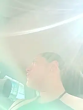 Snapshot of Lesly_10- chatting on 03/24/26, 07:30 Lesly 10- online show from 03/24/26, 07:30