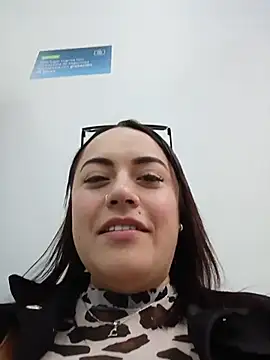Snapshot of Lesly_10- chatting on 06/02/26, 04:09 Lesly 10- online show from 06/02/26, 04:09