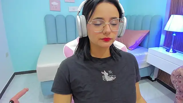 Snapshot of kae_styles chatting on 02/07/25, 10:52 kae styles online show from 02/07/25, 10:52