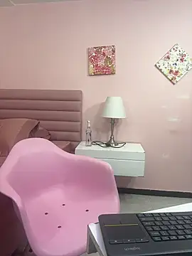 Snapshot of kae_styles chatting on 12/13/25, 07:53 kae styles online show from 12/13/25, 07:53