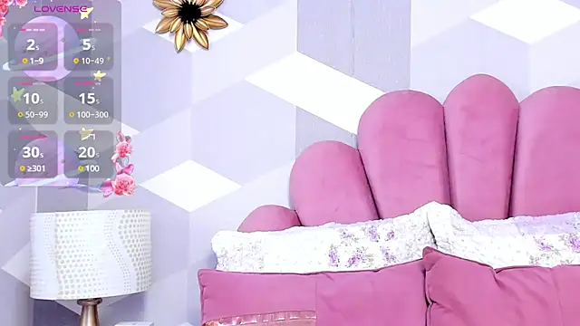 Snapshot of KylieMonnett chatting on 03/16/25, 11:25 KylieMonnett online show from 03/16/25, 11:25