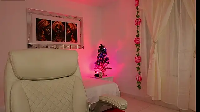 Snapshot of Alondrasparrow2 chatting on 12/24/24, 02:12 Alondrasparrow2 online show from 12/24/24, 02:12