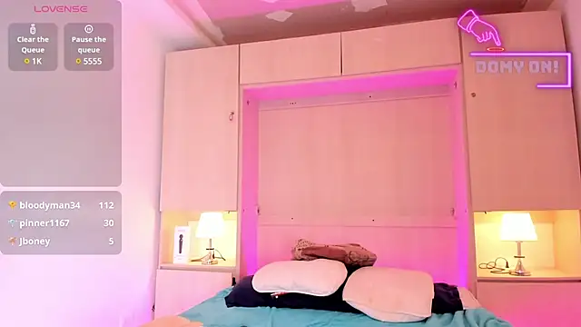 EmilyyStuart online show from 02/14/25, 09:56