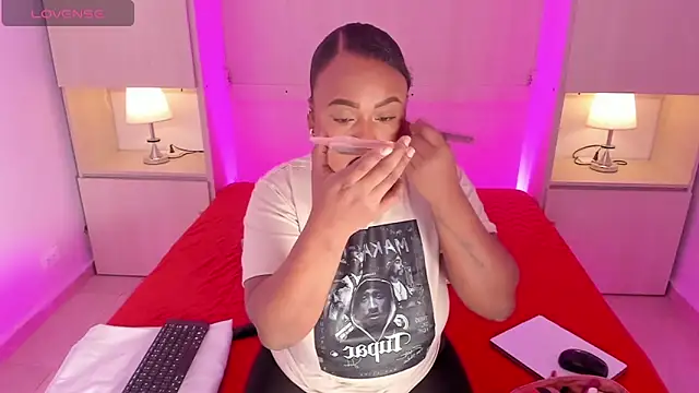 EmilyyStuart online show from 03/19/26, 03:43