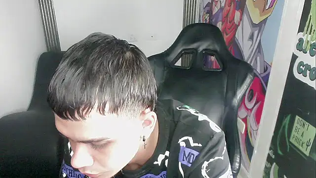 zacariasss  online show from 12/30/24, 09:27