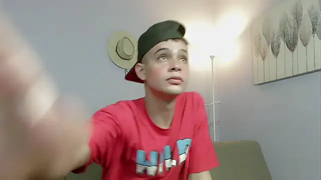 zacariasss  online show from 10/20/25, 03:51