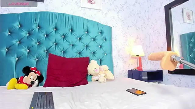 Snapshot of Elii_ross chatting on 01/11/25, 08:21 Elii ross online show from 01/11/25, 08:21