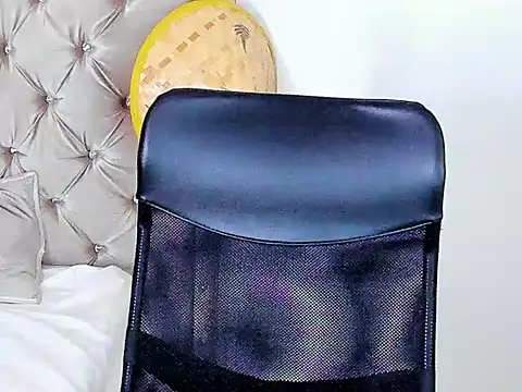 Snapshot of Andrew_wolf7 chatting on 09/10/25, 04:29 Andrew wolf7 online show from 09/10/25, 04:29