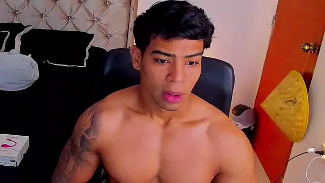 Snapshot of Andrew_wolf7 chatting on 01/07/26, 12:13 Andrew wolf7 online show from 01/07/26, 12:13