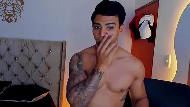 Snapshot of Andrew_wolf7 chatting on 01/15/26, 01:43 Andrew wolf7 online show from 01/15/26, 01:43