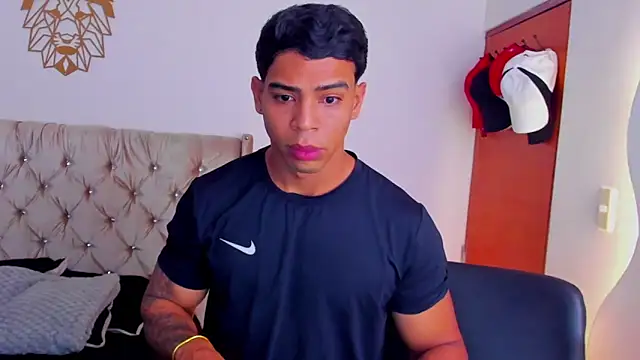 Snapshot of Andrew_wolf7 chatting on 01/17/26, 01:43 Andrew wolf7 online show from 01/17/26, 01:43