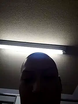 Snapshot of MUSCLE178 chatting on 04/18/26, 11:25 MUSCLE178 online show from 04/18/26, 11:25