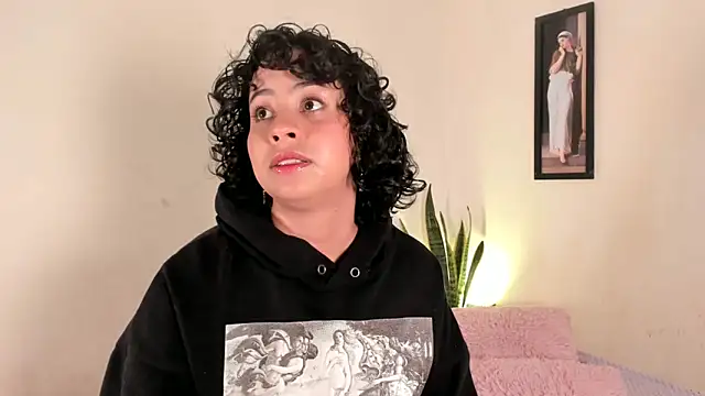 adriannyp 1 online show from 03/18/26, 01:47