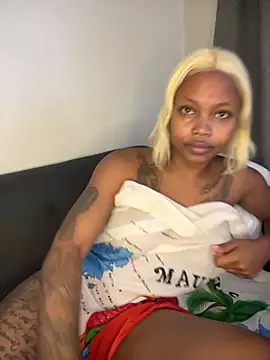 Snapshot of InkLady444 chatting on 03/31/26, 09:10 InkLady444 online show from 03/31/26, 09:10