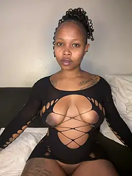 Snapshot of InkLady444 chatting on 04/16/26, 06:41 InkLady444 online show from 04/16/26, 06:41