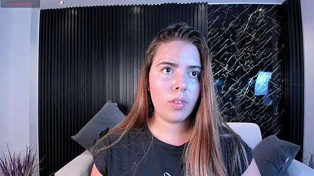 Snapshot of Lyssa_Muller chatting on 12/22/25, 03:31 Lyssa Muller online show from 12/22/25, 03:31