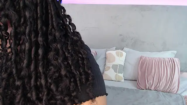 Snapshot of Miley_Collins chatting on 12/03/24, 07:00 Miley Collins online show from 12/03/24, 07:00