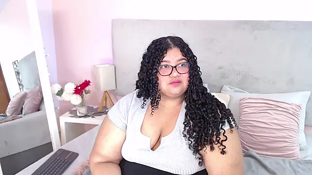 Snapshot of Miley_Collins chatting on 12/09/24, 05:08 Miley Collins online show from 12/09/24, 05:08