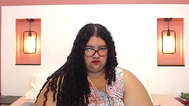 Snapshot of Miley_Collins chatting on 12/15/24, 04:59 Miley Collins online show from 12/15/24, 04:59