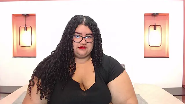 Snapshot of Miley_Collins chatting on 12/20/24, 06:35 Miley Collins online show from 12/20/24, 06:35