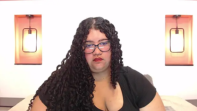 Snapshot of Miley_Collins chatting on 12/27/24, 05:59 Miley Collins online show from 12/27/24, 05:59