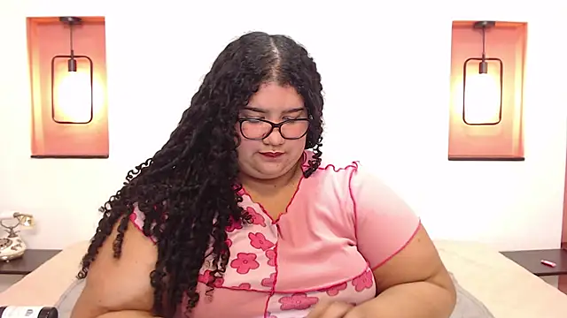 Snapshot of Miley_Collins chatting on 12/28/24, 11:26 Miley Collins online show from 12/28/24, 11:26