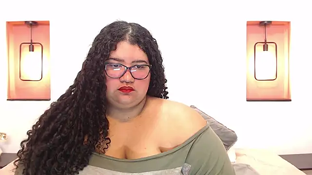 Snapshot of Miley_Collins chatting on 12/29/24, 01:28 Miley Collins online show from 12/29/24, 01:28