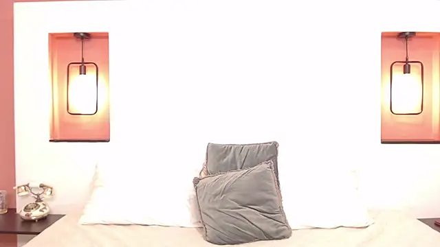 Snapshot of Miley_Collins chatting on 01/11/25, 01:27 Miley Collins online show from 01/11/25, 01:27