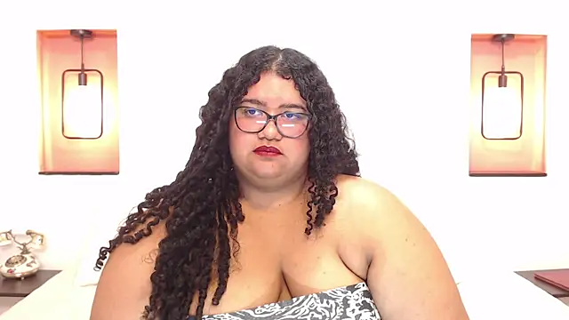 Snapshot of Miley_Collins chatting on 01/15/25, 12:30 Miley Collins online show from 01/15/25, 12:30