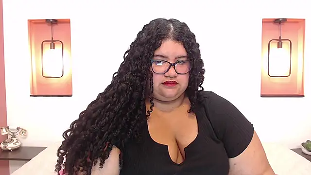 Snapshot of Miley_Collins chatting on 02/26/25, 01:21 Miley Collins online show from 02/26/25, 01:21