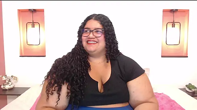 Snapshot of Miley_Collins chatting on 02/28/25, 11:56 Miley Collins online show from 02/28/25, 11:56