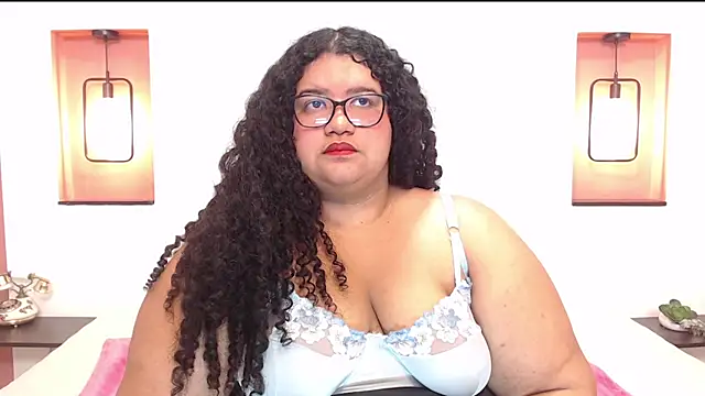 Snapshot of Miley_Collins chatting on 03/10/25, 06:45 Miley Collins online show from 03/10/25, 06:45