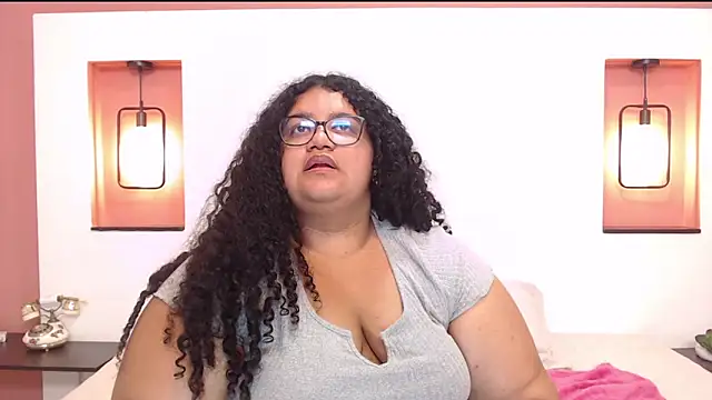 Snapshot of Miley_Collins chatting on 03/11/25, 07:47 Miley Collins online show from 03/11/25, 07:47