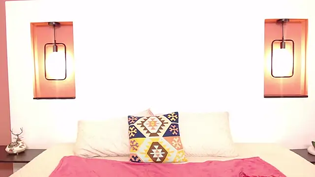 Snapshot of Miley_Collins chatting on 03/20/25, 10:40 Miley Collins online show from 03/20/25, 10:40