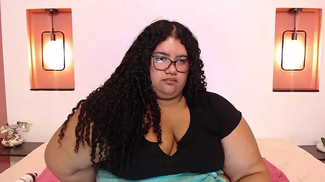 Snapshot of Miley_Collins chatting on 03/21/25, 11:45 Miley Collins online show from 03/21/25, 11:45