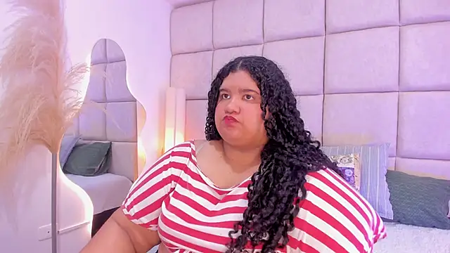 Snapshot of Miley_Collins chatting on 11/27/25, 07:16 Miley Collins online show from 11/27/25, 07:16