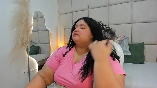 Snapshot of Miley_Collins chatting on 12/03/25, 07:56 Miley Collins online show from 12/03/25, 07:56