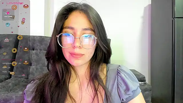 emmadiaz1 online show from 02/25/25, 07:52