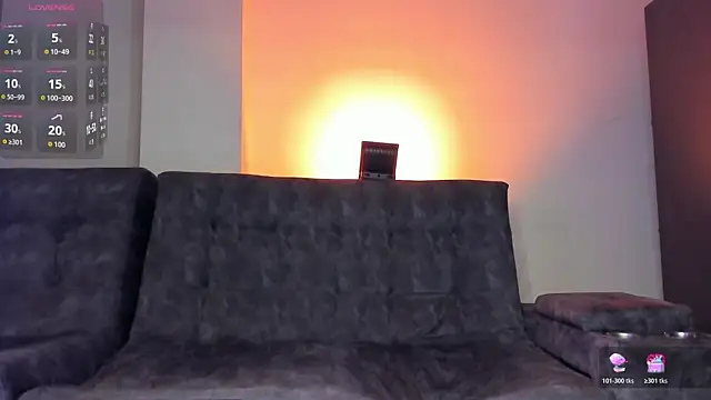 Snapshot of emmadiaz1 chatting on 05/01/26, 01:54 emmadiaz1 online show from 05/01/26, 01:54