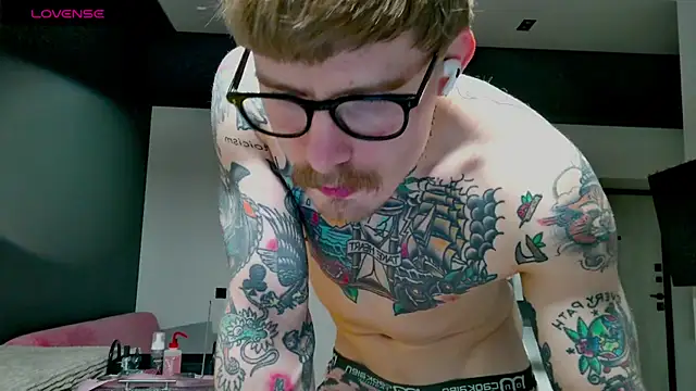 white King9999 online show from 12/15/25, 03:44