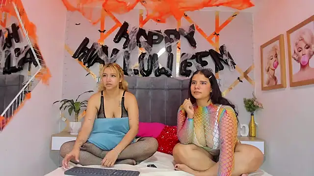 Caroliine Torres online show from 10/23/25, 12:04