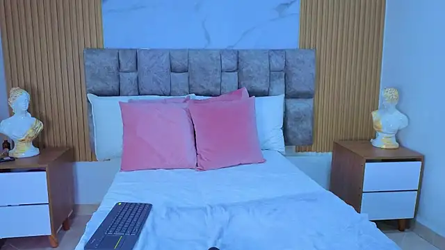 Khalifa fletcher online show from 11/10/25, 08:41