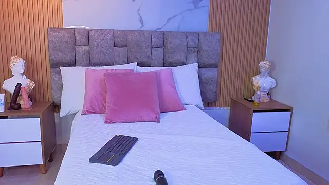 Khalifa fletcher online show from 11/21/25, 01:04