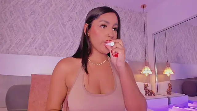 Snapshot of AishaPeyton chatting on 11/17/25, 02:45 AishaPeyton online show from 11/17/25, 02:45