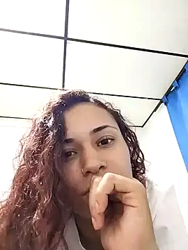 Snapshot of caroline0997 chatting on 01/16/25, 12:34 caroline0997 online show from 01/16/25, 12:34