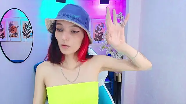 Dafne huges online show from 09/15/25, 07:36