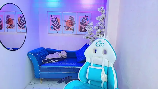 Dafne huges online show from 09/19/25, 07:36