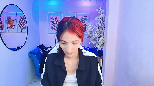 Dafne huges online show from 09/27/25, 07:52