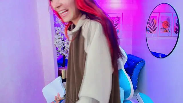 Dafne huges online show from 12/14/25, 11:48